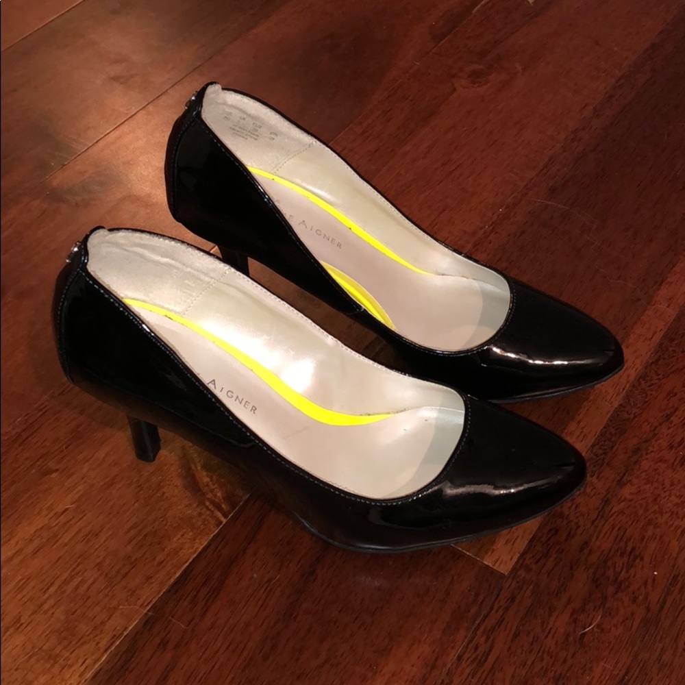 Etienne Aigner heels